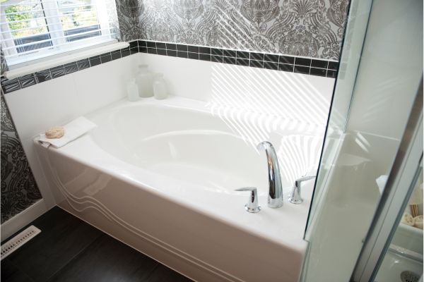 Bathtub Remodel in Albuquerque, NM - Elevare Builders LLC