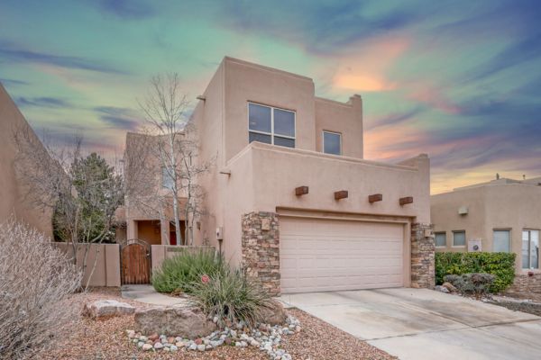 Stucco Stone House in Albuquerque, NM - Elevare Builders LLC